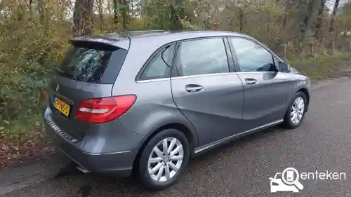 Mercedes-Benz B 180 2013