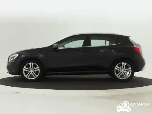 Mercedes-Benz GLA 180 2015