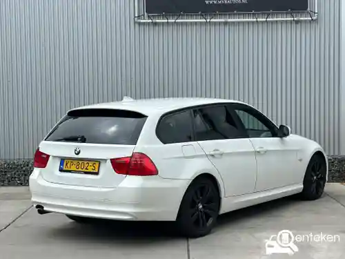 BMW 318i Touring 2009