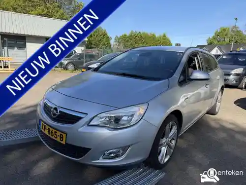 Opel Astra Sports Tourer 1.4 Turbo 2011