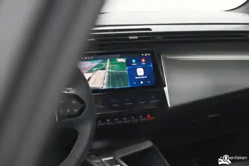 Peugeot 408 1.2 Hybrid 136 2025