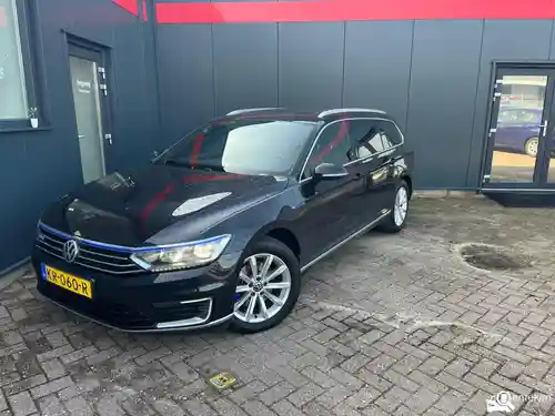 VW Passat Variant GTE 2016