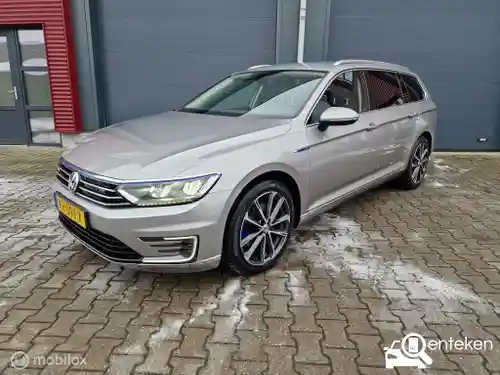 VW Passat Variant GTE 2016