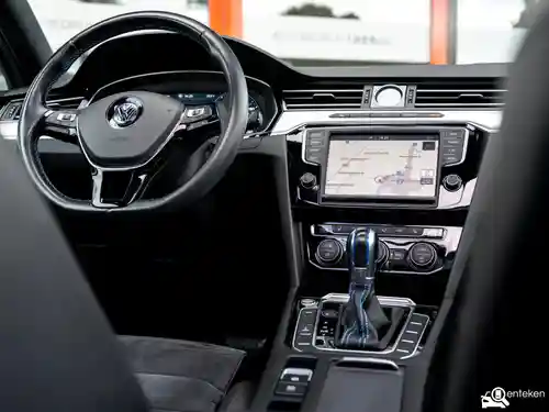 VW Passat Variant GTE 2016