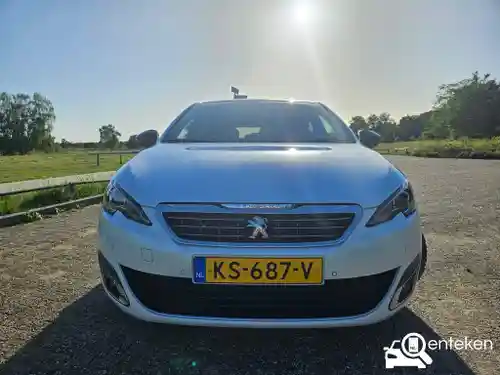 Peugeot 308 PureTech 130 2016