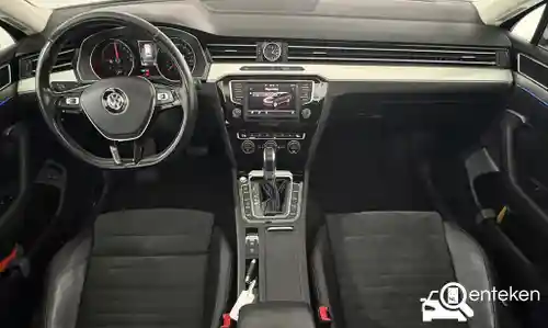 VW Passat Variant GTE 2016