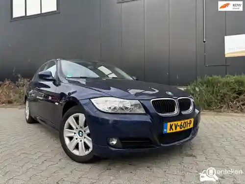 BMW 320i 2011