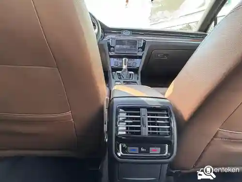 VW Passat Variant GTE 2016