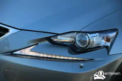 Lexus IS 300h 2016