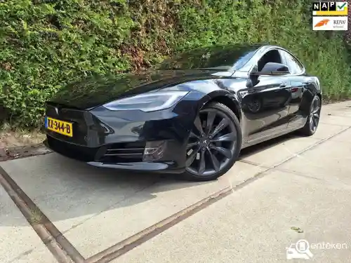 Tesla Model S 90D 2016