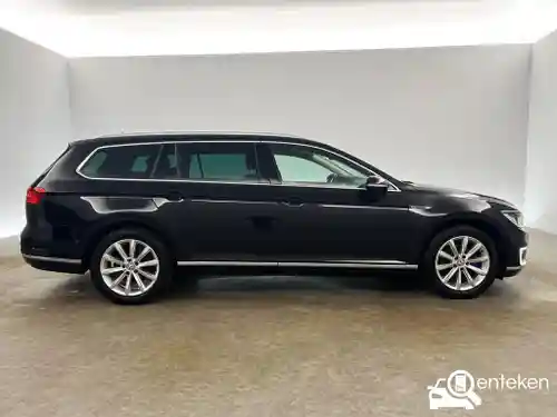 VW Passat Variant GTE 2016