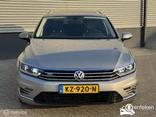 VW Passat Variant GTE 2016