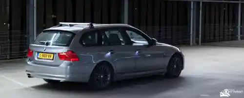 BMW 318i Touring 2011