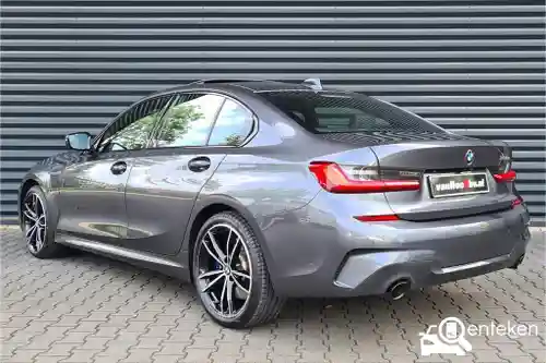 BMW 330e 2021