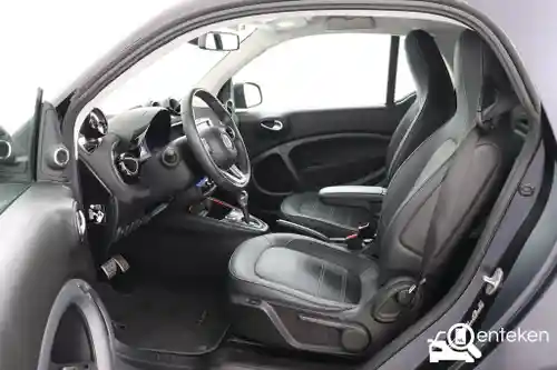 smart fortwo coupé EQ 2021