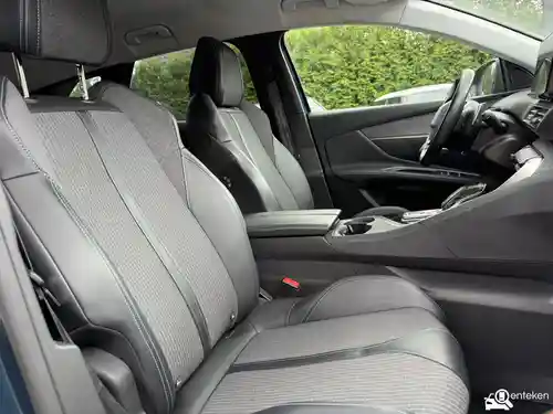 Peugeot 3008 1.2 PureTech 130 2021