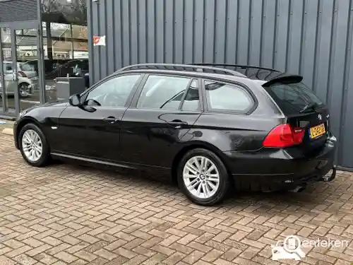 BMW 318i Touring 2010