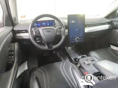 Ford Mustang Mach-E Standard Range 2021