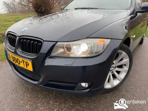 BMW 318i Touring 2009