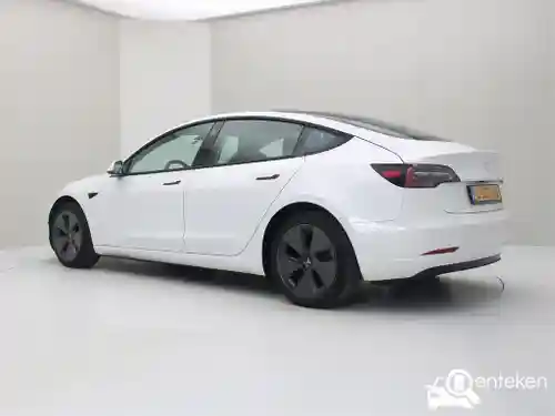 Tesla Model 3 Standard Range Plus 2021