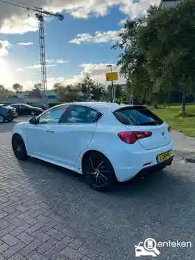 Alfa Romeo Giulietta Quadrifoglio 2010
