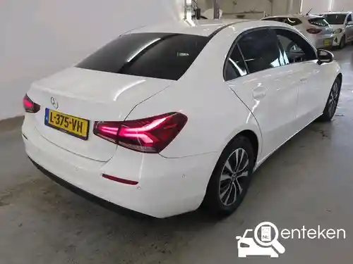 Mercedes-Benz A 180  2021