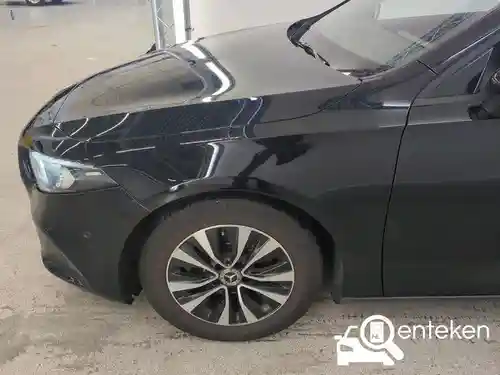 Mercedes-Benz A 180  2021