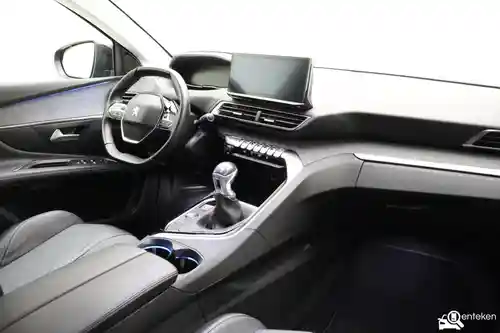 Peugeot 3008 1.2 PureTech 130 2021