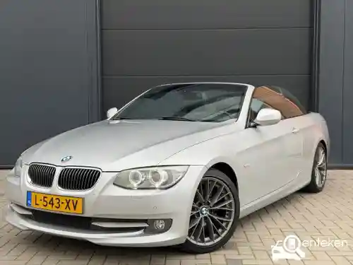 BMW 320i Cabrio 2011