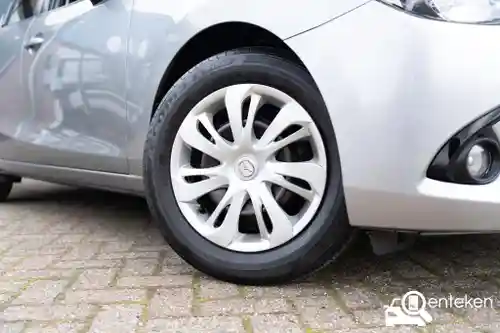 Mazda 2 SKYACTIV-G 90 2015