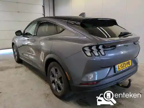 Ford Mustang Mach-E Standard Range 2021