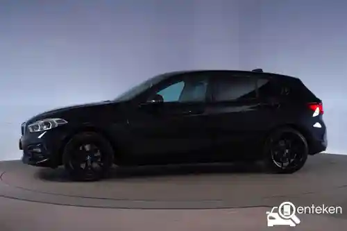 BMW 118i 2021