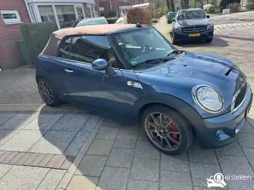 MINI Cabrio John Cooper Works 2010