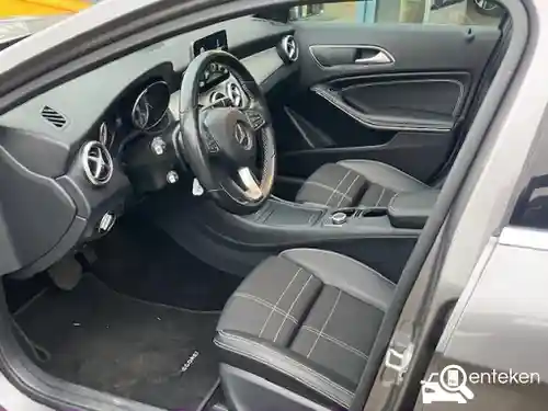 Mercedes-Benz GLA 180 2016