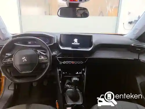 Peugeot 2008 1.2 PureTech 130 2021