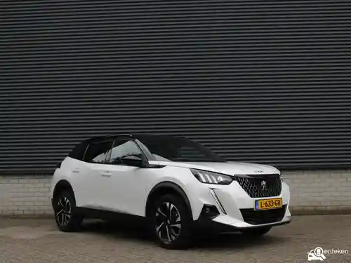 Peugeot 2008 1.2 PureTech 130 2021