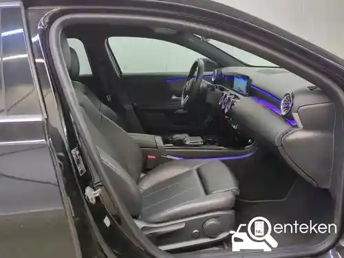 Mercedes-Benz A 180  2021