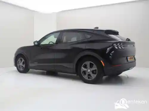 Ford Mustang Mach-E Standard Range 2021