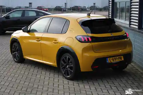 Peugeot 208 1.2 PureTech 100 2021
