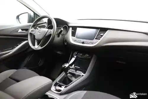 Opel Grandland X 1.2 DI Turbo 2021