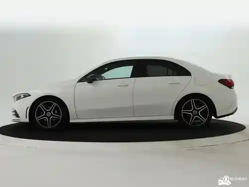 Mercedes-Benz A 180  2021