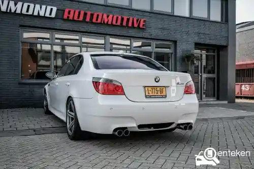 BMW M5 2005