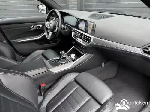 BMW 330e Touring 2021