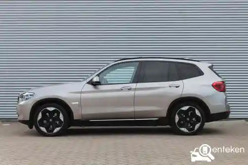BMW iX3 2021