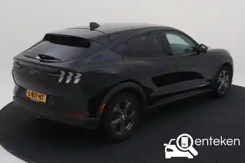 Ford Mustang Mach-E Standard Range 2021