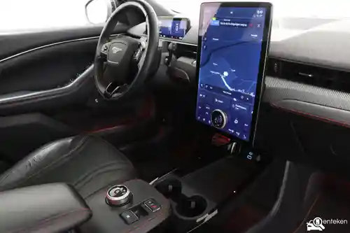 Ford Mustang Mach-E Standard Range 2021