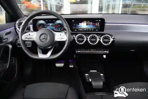 Mercedes-Benz A 180  2021
