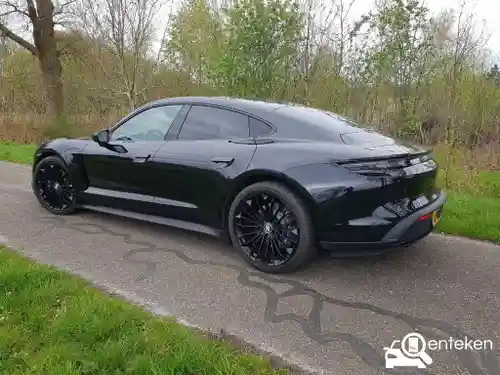 Porsche Taycan 2021