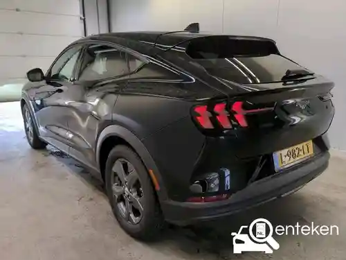 Ford Mustang Mach-E Standard Range 2021