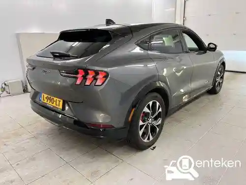 Ford Mustang Mach-E Extended Range 2021